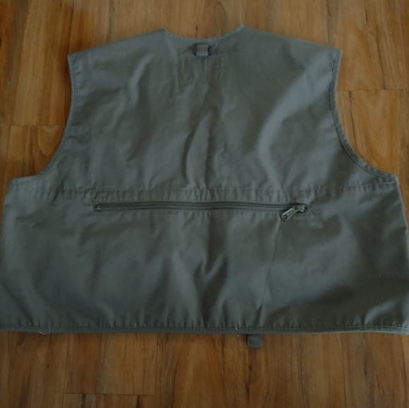 Orvis Fishing Vest - Picture 2 of 7